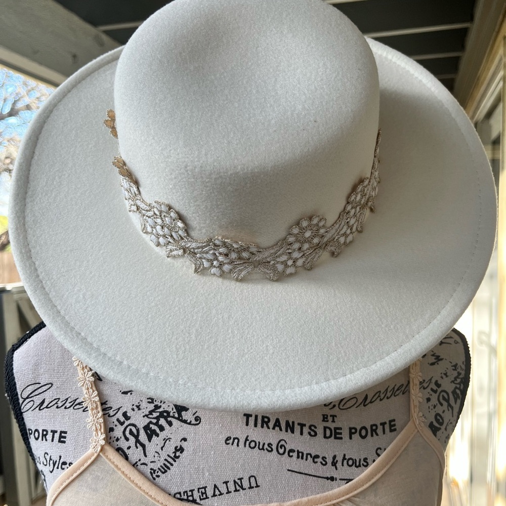 Elegant White Hat with Lace Detail